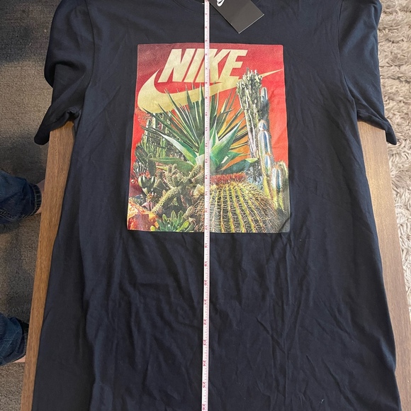NIKE Escape To Nature T-Shirt Men’s Small - Picture 2 of 3